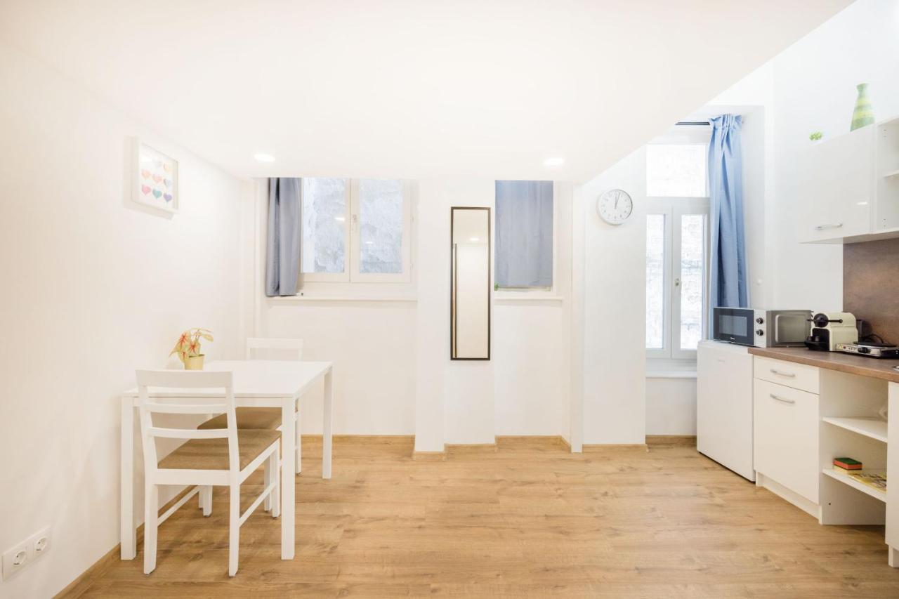 V12 Apartments ブダペスト エクステリア 写真